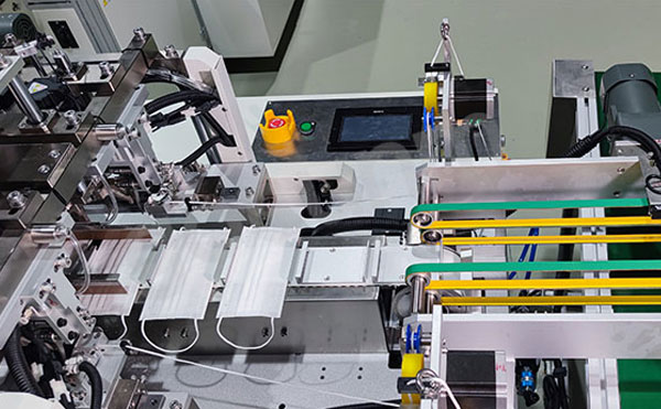 高速平面一拖一口罩機1