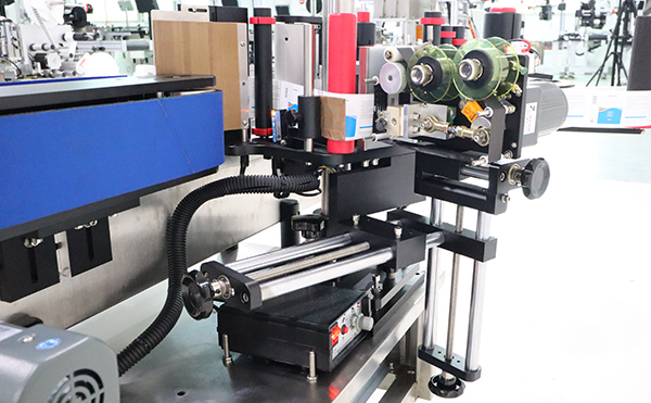 自動(dòng)貼標(biāo)機(jī)_0801