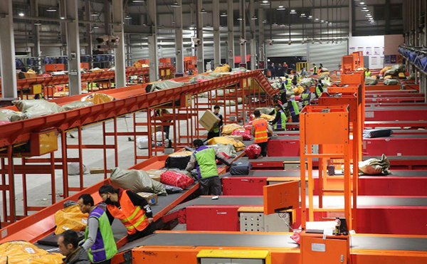 物流快遞分揀機(jī)5