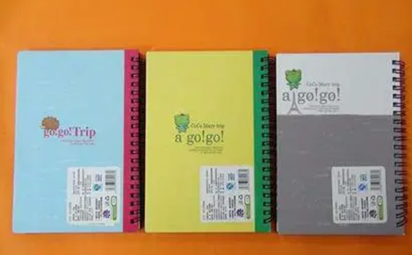 全自動(dòng)平面貼標(biāo)機(jī)012