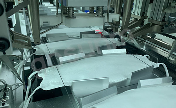 kf94魚型口罩機(jī)1