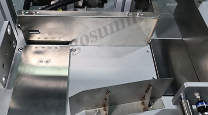 全自動插舌裝盒機1