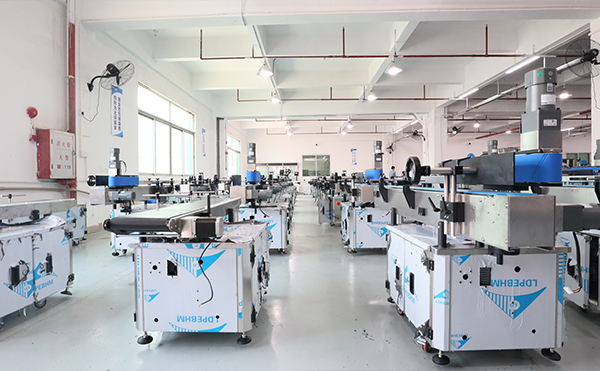 不干膠貼標(biāo)機021