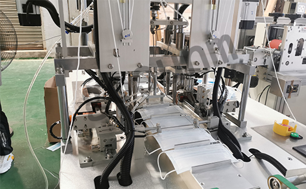 一拖一外耳平面口罩機(jī)