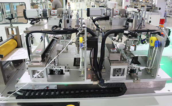 平面全自動口罩機02